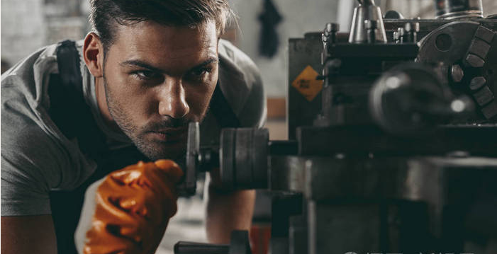 济南腾祥机械升降平台紧急停止电路的改进